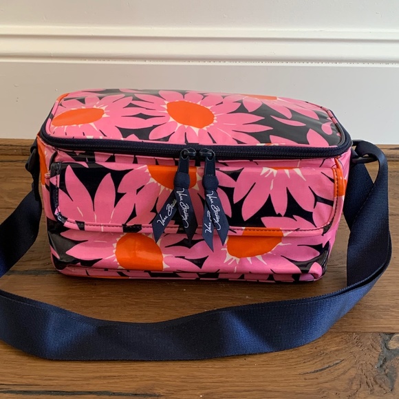Vera Bradley Handbags - Vera Bradley "Loves Me" Lunch Tote